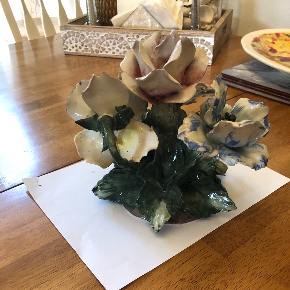 Capodimonte Roses - Picture 2 of 5